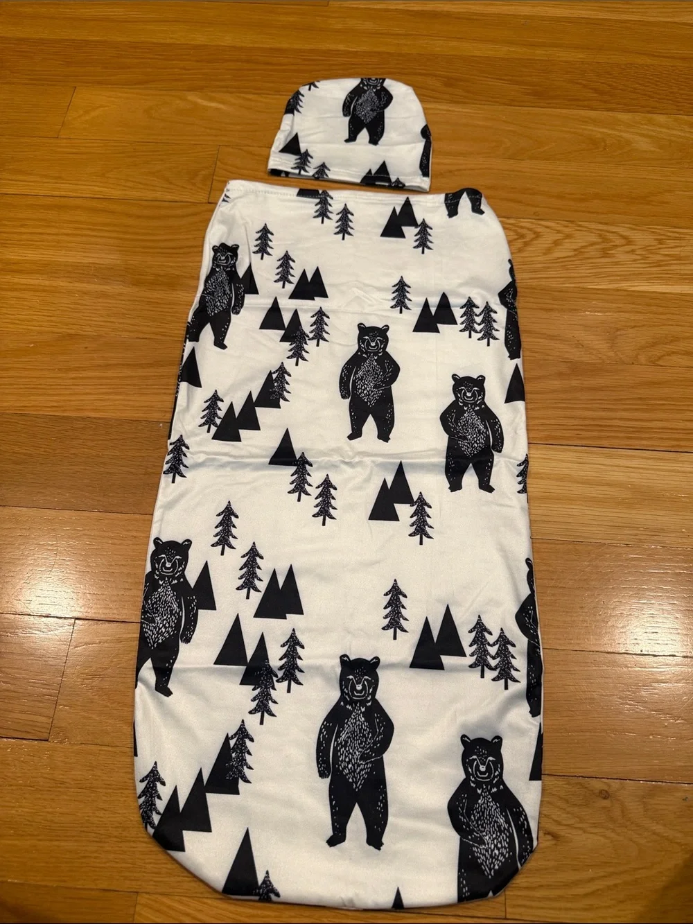 NWOT Tanofar baby bears and trees cocoon sack size newborn .
